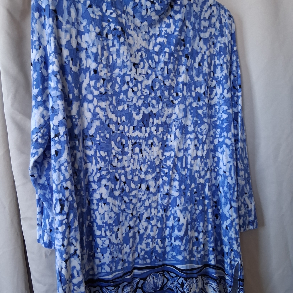 Pappagallo Blue and White Patterned Tunic